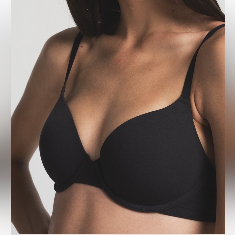 NWT SKIMS FITS EVERYBODY T-SHIRT BRA, size 36DD ONYX